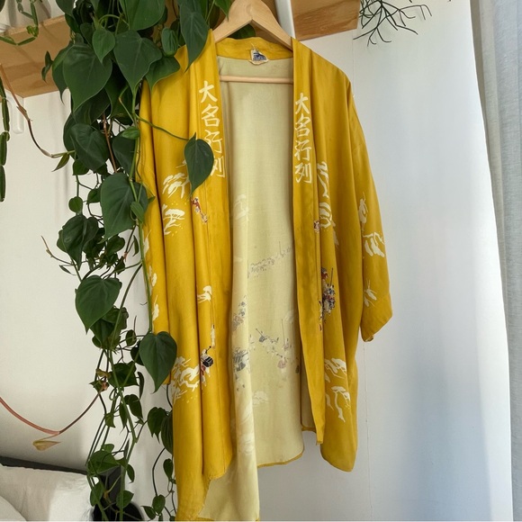 👘🌞 Vintage yellow printed Japanese Kimono robe - Picture 7 of 8